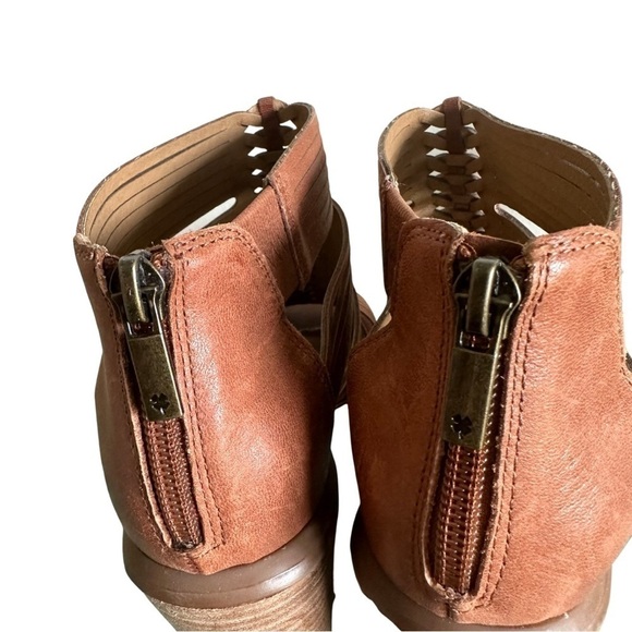 Lucky Brand Woven-Leather Open-Toe Block-Heel Sandal - Picture 11 of 14